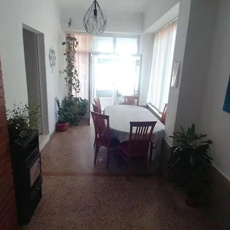 Vikendica Four Bedroom With Terrace & Sea View